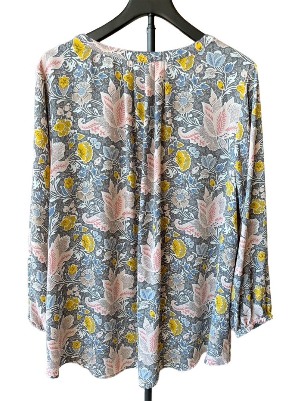 Tahari 2X Floral High Low V Neck Blouse Plus Size - Picture 2 of 7